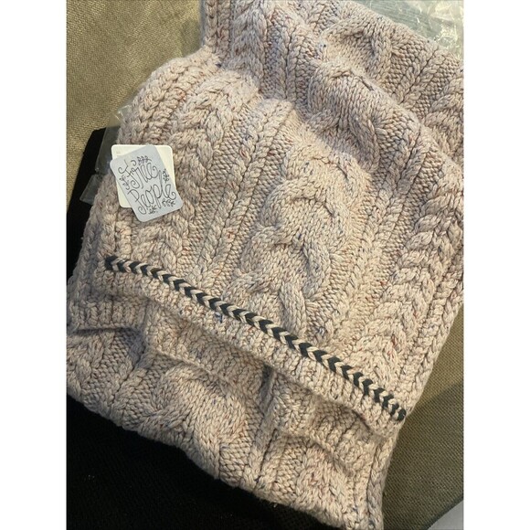 Free People Accessories - Free People Women's Thick Scarf Whipstitch Cable 80” One Size MSRP $58 Pink NEW